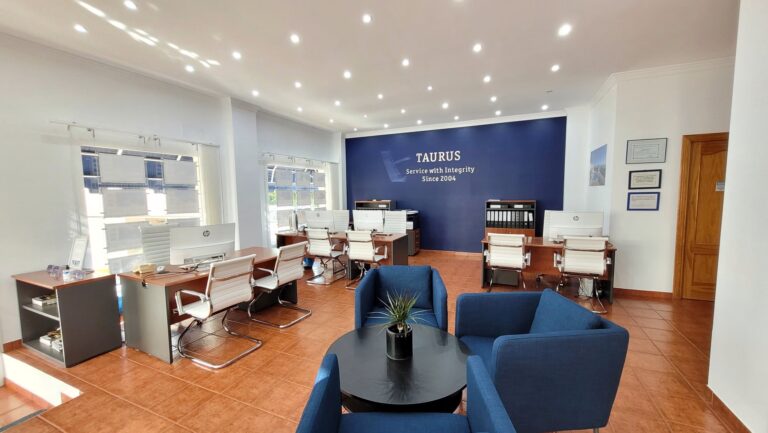 Inmobiliaria en Vélez-Málaga - Taurus Real Estate - Portada