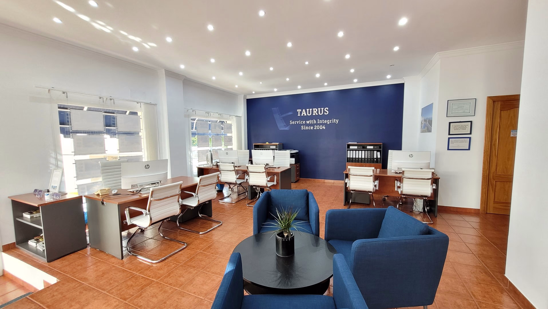 Inmobiliaria en Vélez-Málaga - Taurus Real Estate - Portada